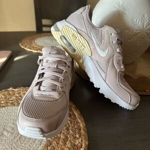 Nike Women's Sneakers - Soft Beige
